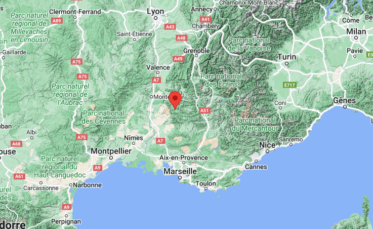 Jeune femme retrouvée nue sur un tas de fumier dans la Drôme : La vingtenaire serait Réunionnaise