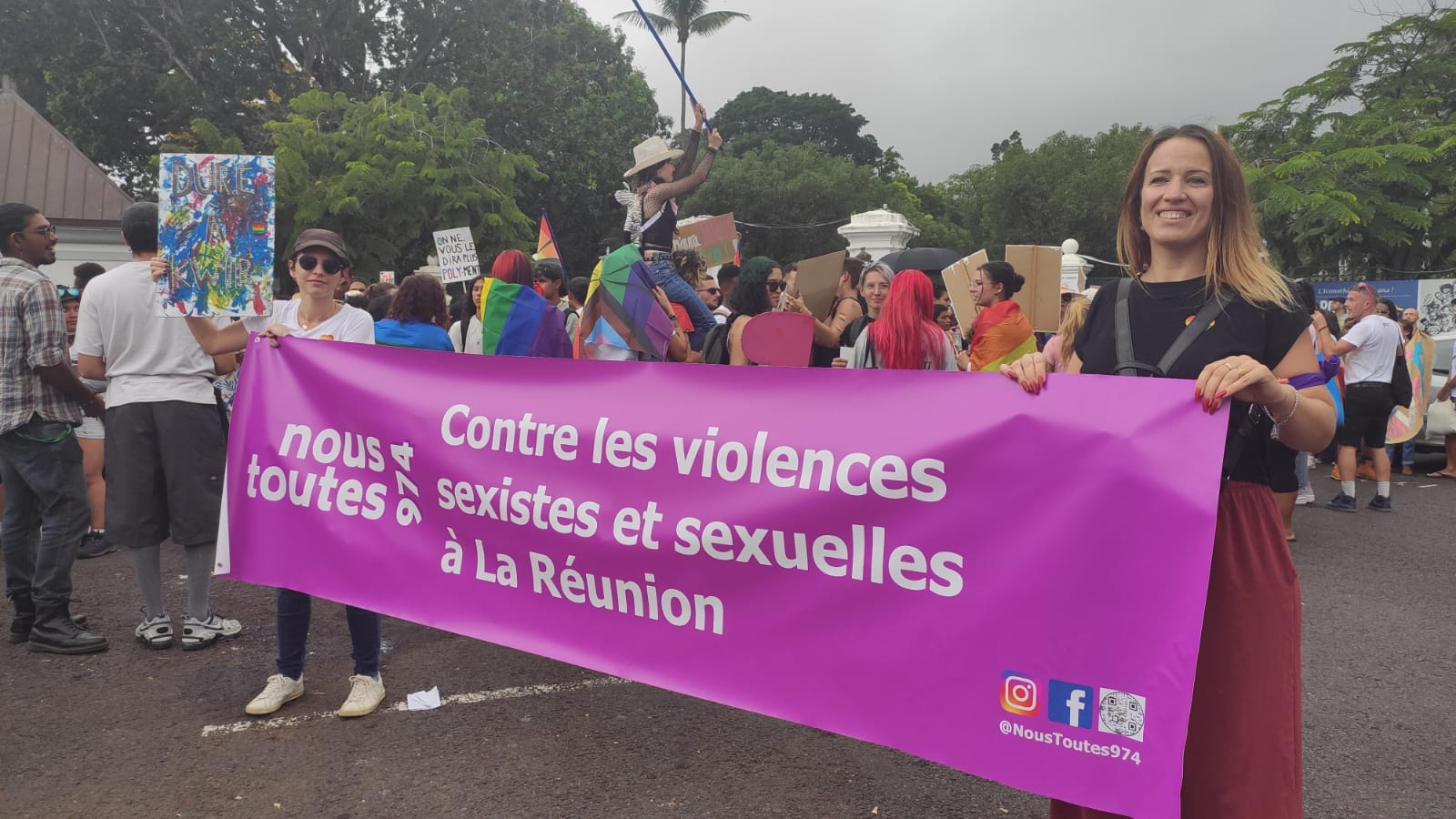 Live - Marche des Visibilités LGBTQIA+ : Une vague arc-en-ciel dans les rues de St-Denis