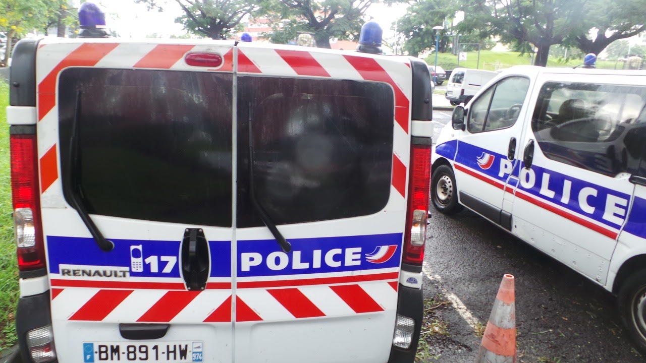 St-André : Un véhicule de police caillassé après une intervention sur une tentative de suicide