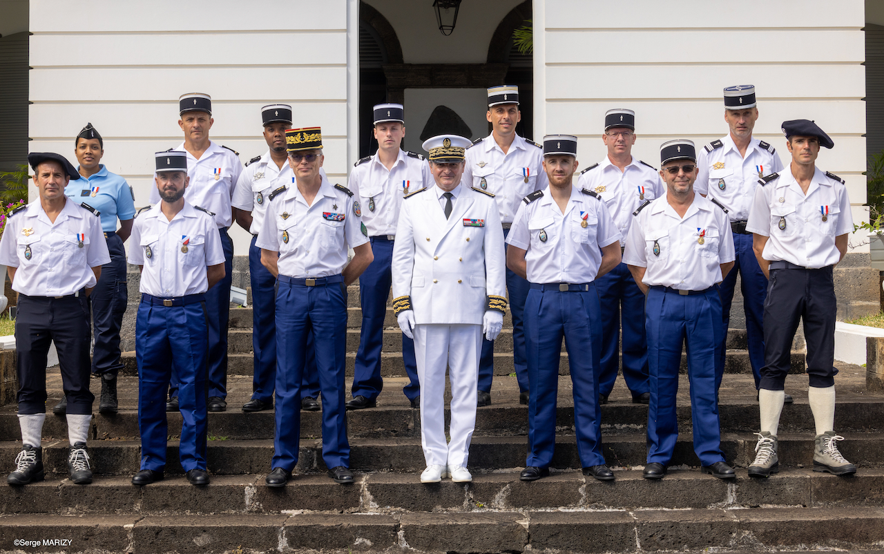 Des gendarmes de La Réunion décorés pour leur courage et leur dévouement