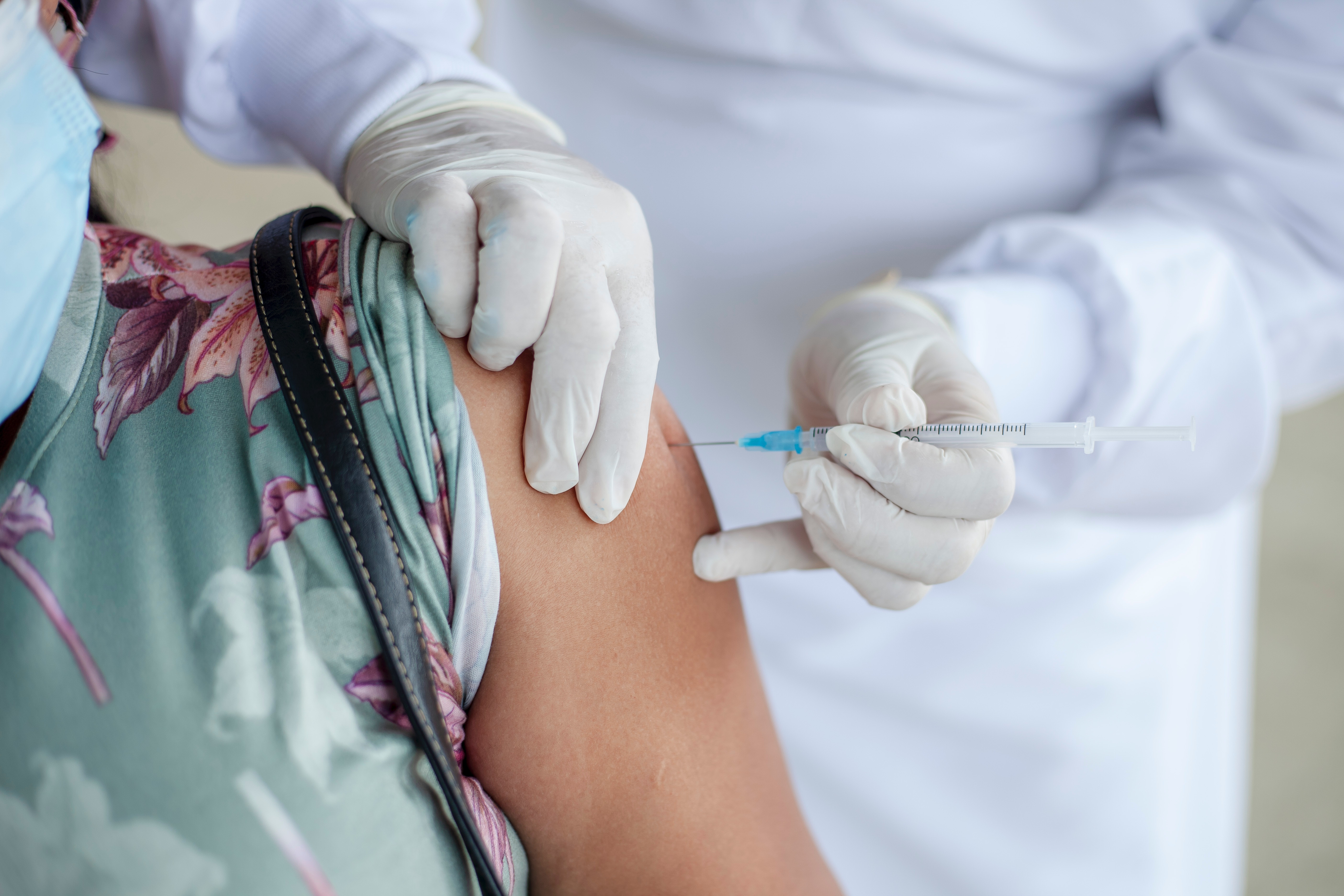 Saint-André : Les antivax condamnés pour avoir outragé la directrice d'un centre de vaccination rejugés