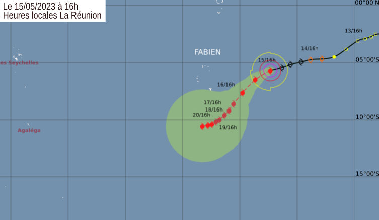 Le cyclone Fabien est à moins de 3.000 km de La Réunion