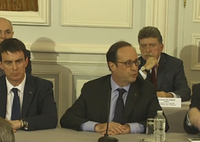François Hollande: "La France vit une épreuve unique"