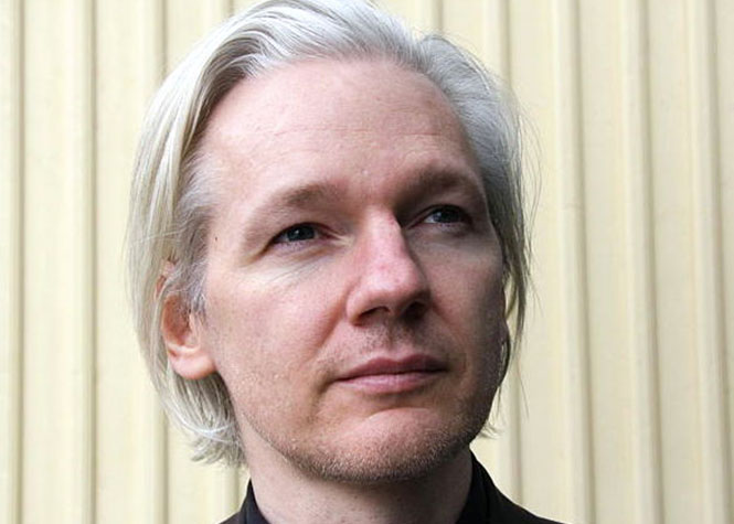 Julian Assange : "l'émergence progressive d'un véritable régime de surveillance de masse"