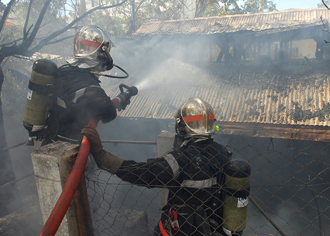 Un colonel des pompiers : "Chaque jour, nous mettons la vie des Réunionnais en danger"...
