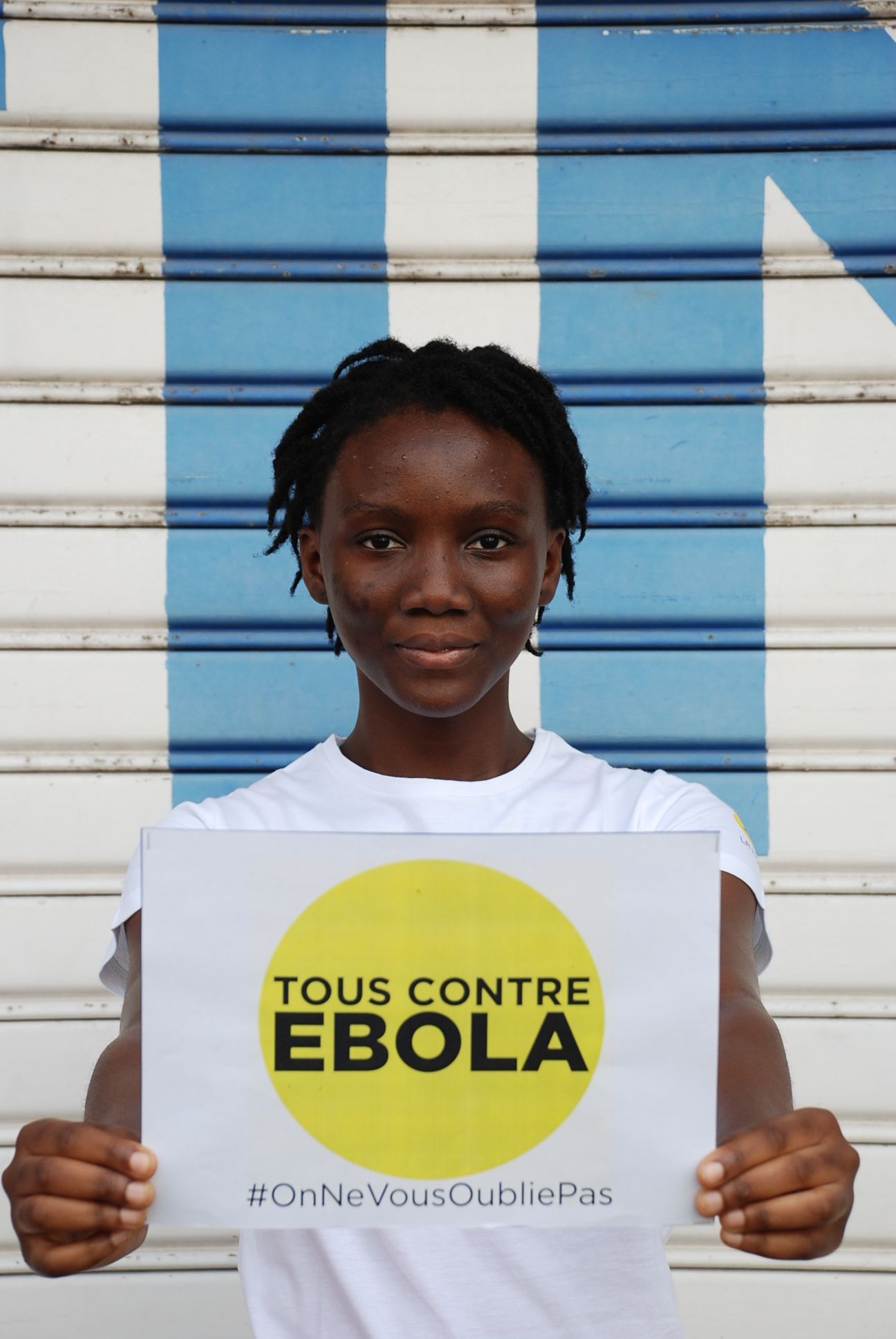 St-Denis: Un flash mob dans la rue piétonne contre le virus Ebola
