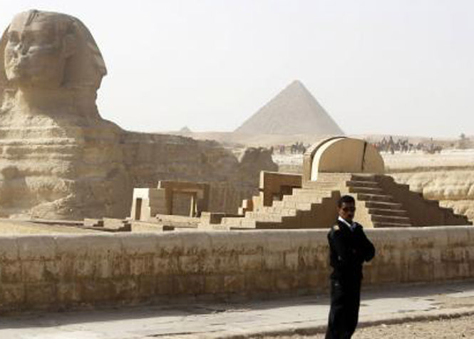 Egypte : Deux policiers abattus par des assaillants à moto près des pyramides de Gizeh