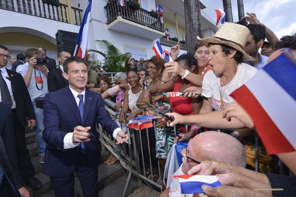 "Manuel Valls si ti aime a moin sort la mairie vien’ embrasse a moin!"