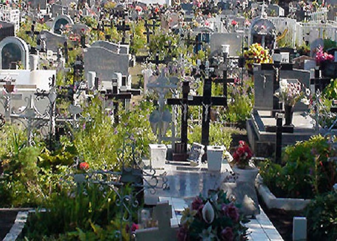 Quarante-quatre crucifix dérobés dans le cimetière de Petite-Ile