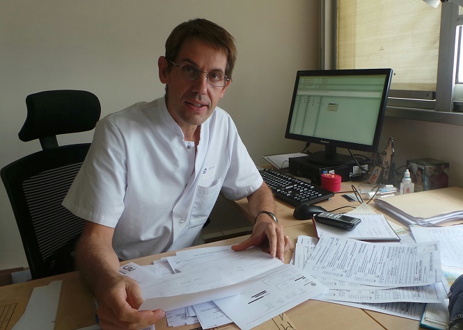 Dr Guillaume Camuset, praticien au service des maladies infectieuses du CHU de Saint-Pierre