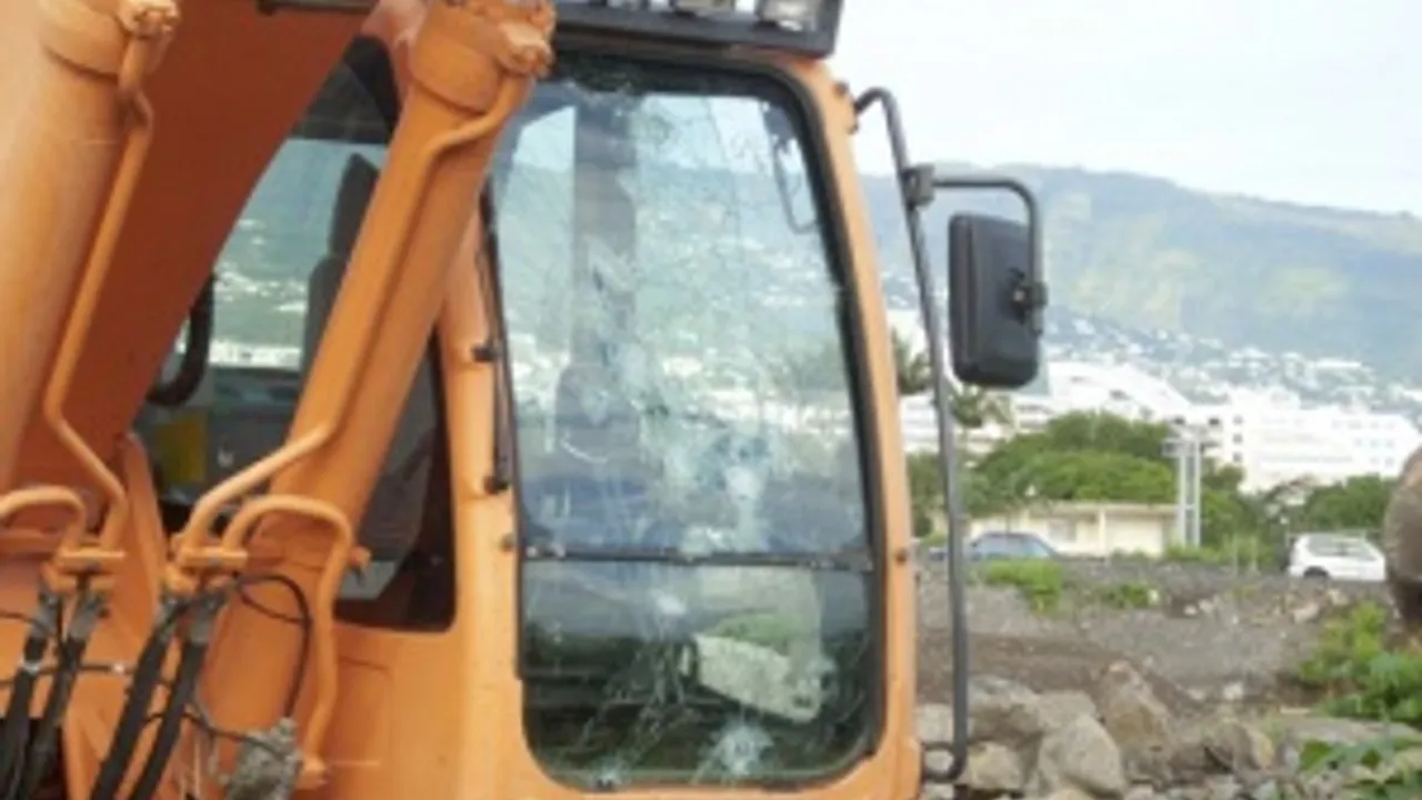 1945686-2675799