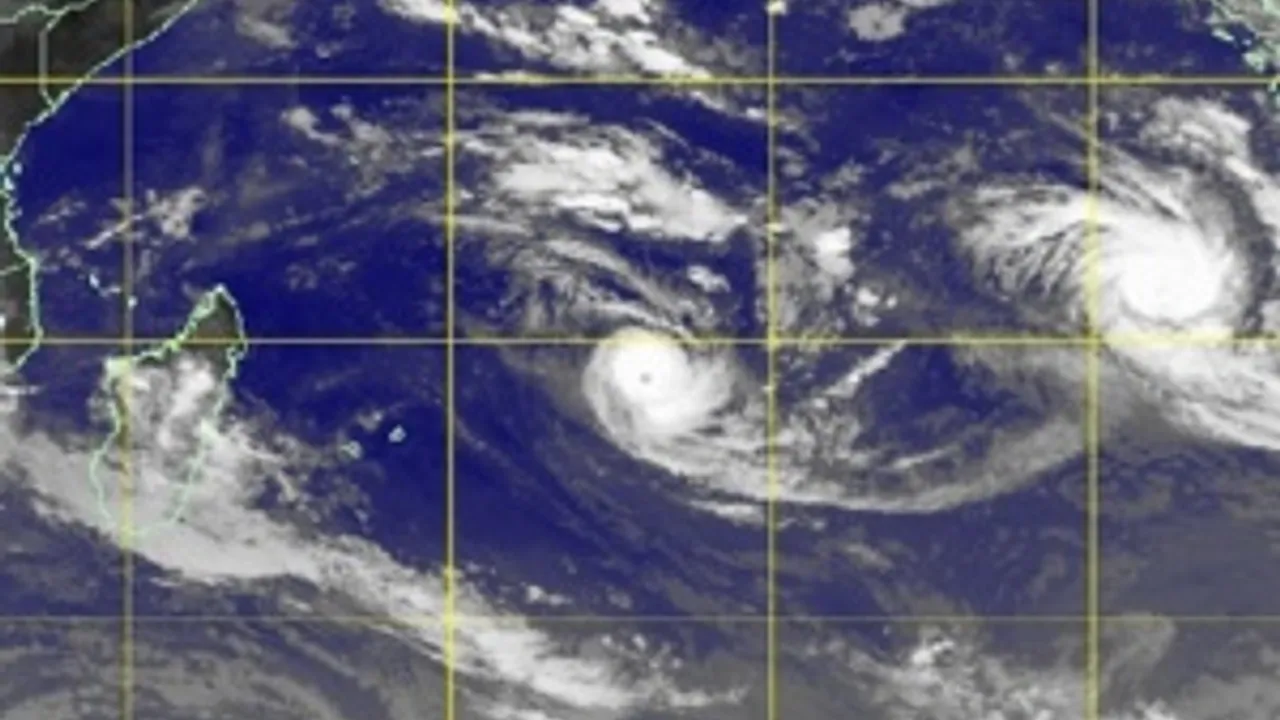 6153814-9193200