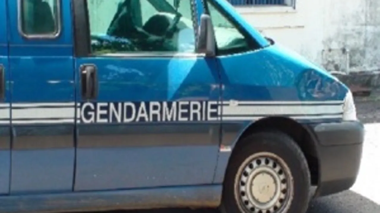 6358502-9589975