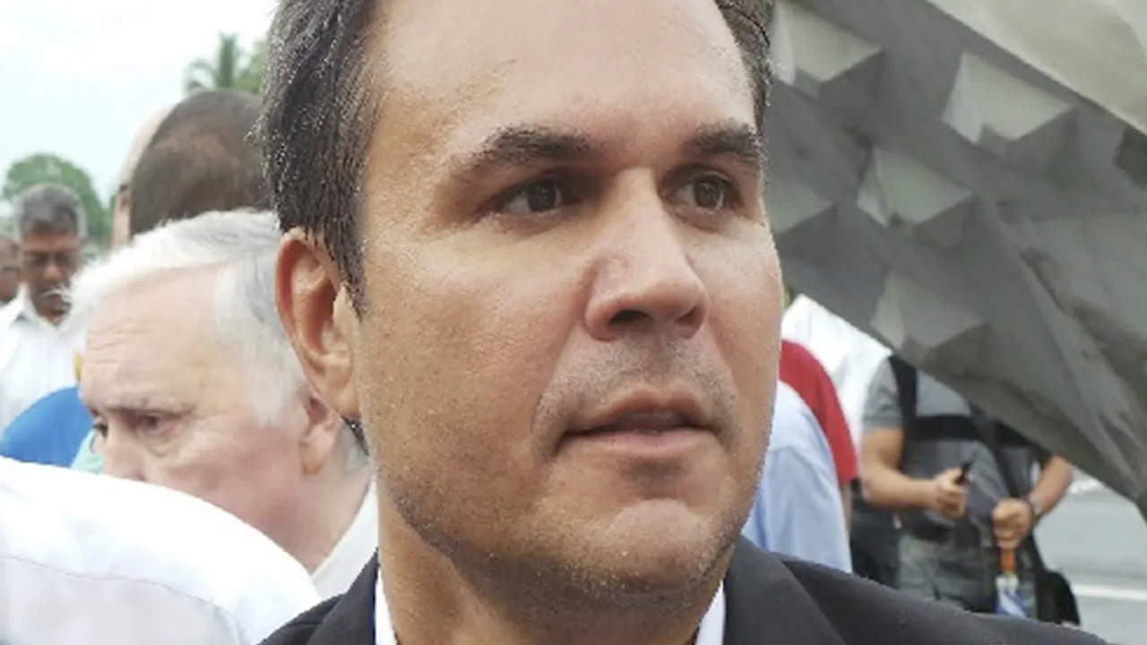 7019571-10740404