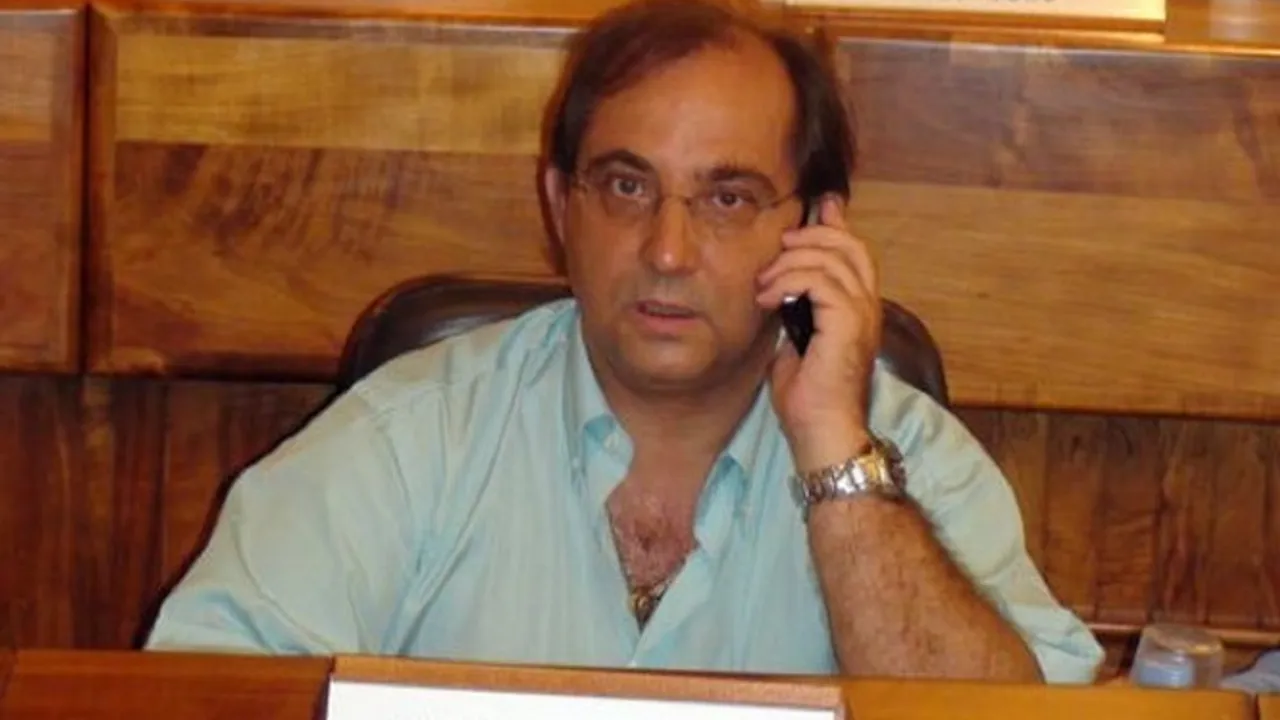 8510079-13385317