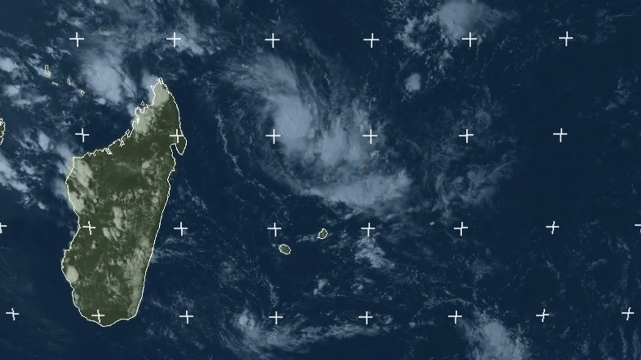 11103379-18423533