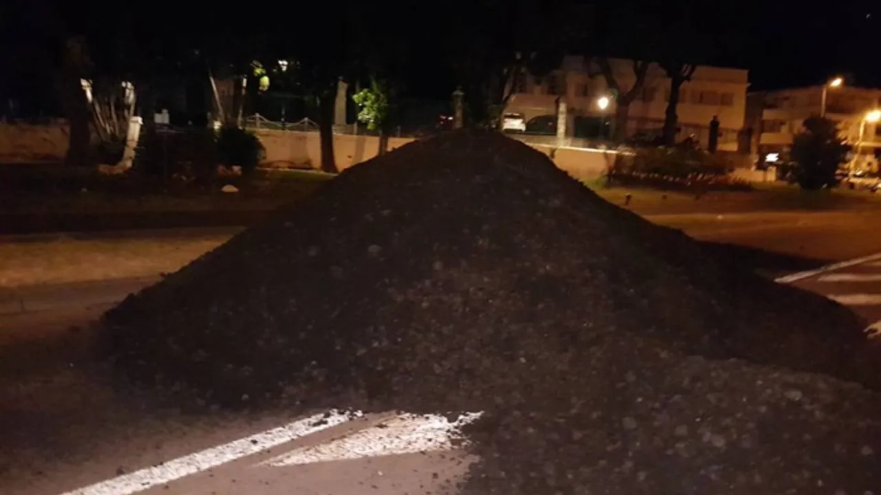 15429182-20738541