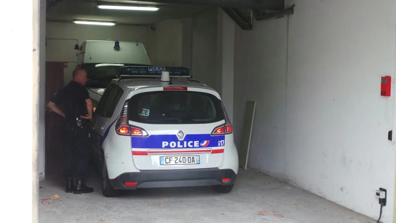17335741-21848648