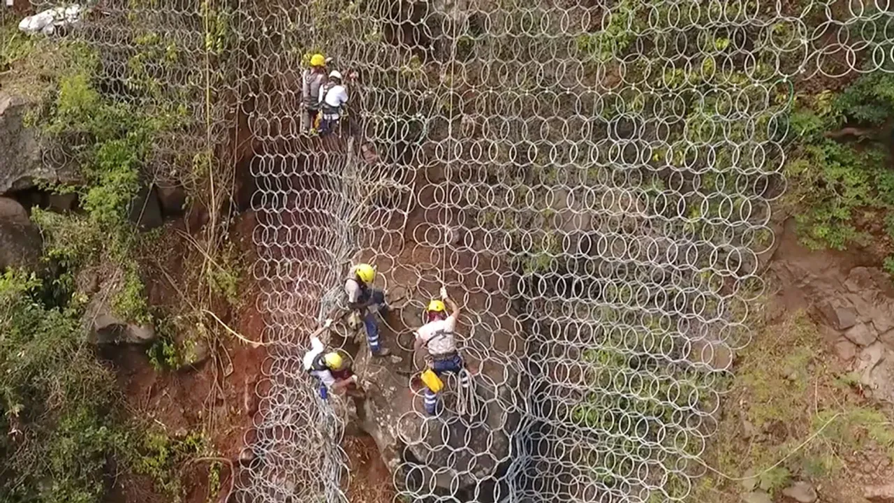 19442887-23326440