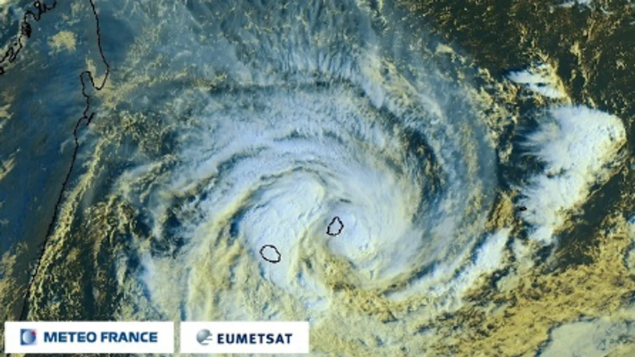 19573349-23402715