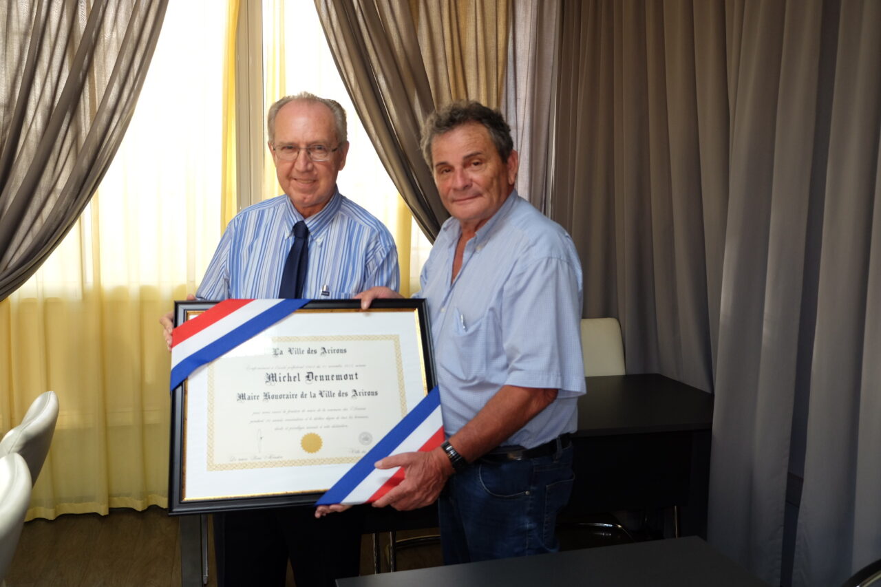 19608692-23423851