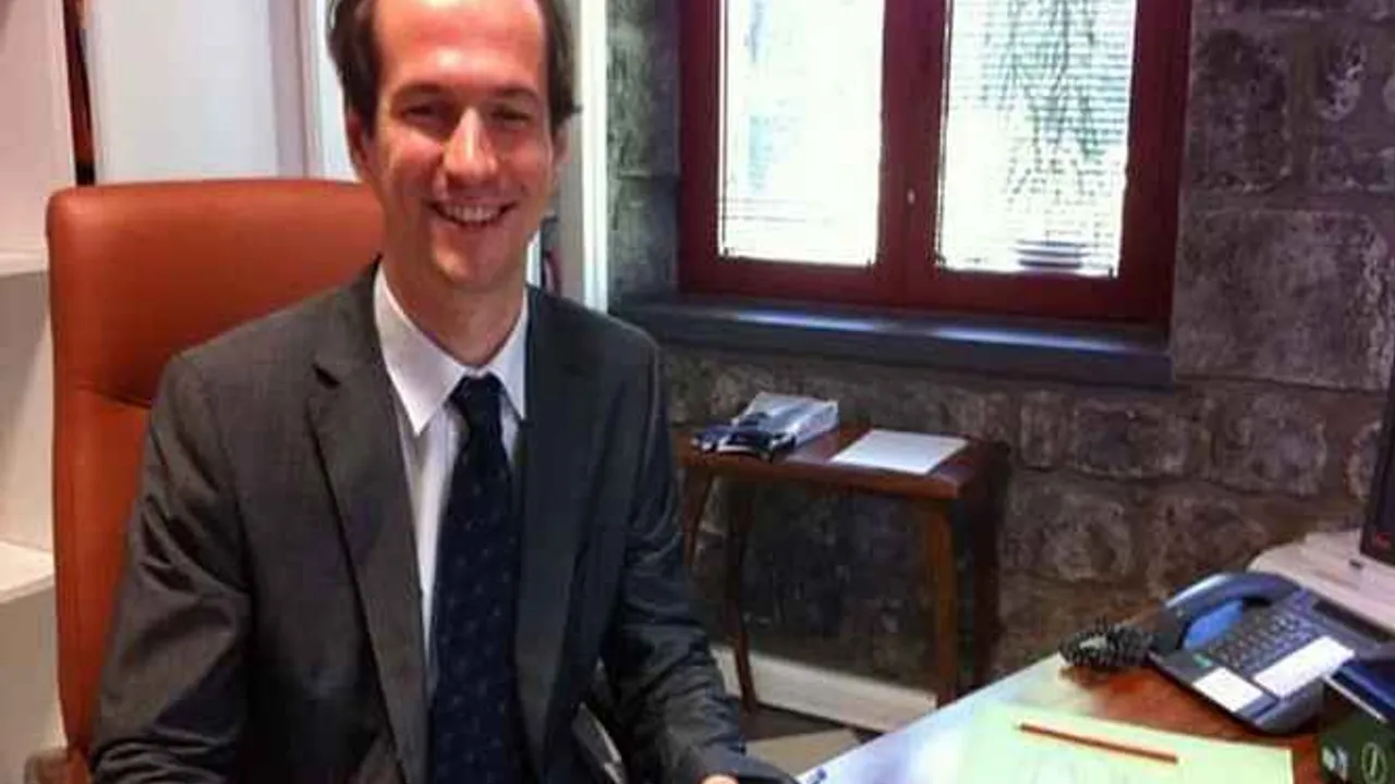 20810576-24119799