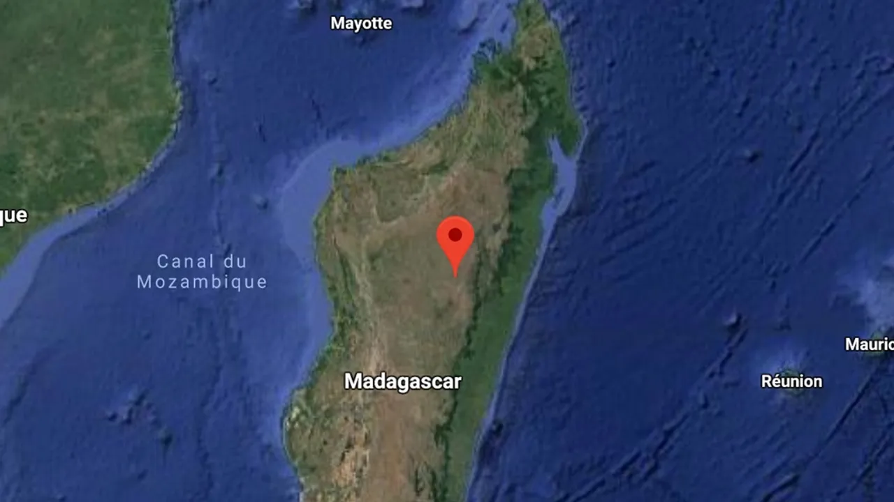 23113492-25528445