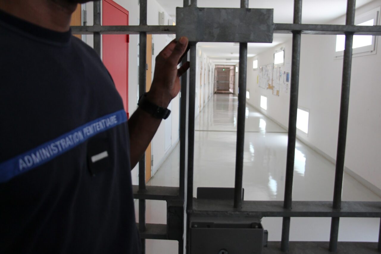 25023429-26526045