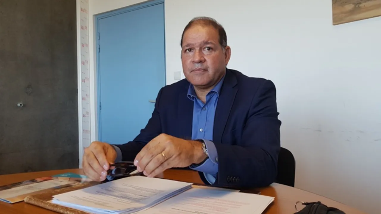 26152743-27028587