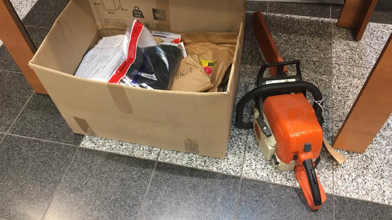 59816482-43889544