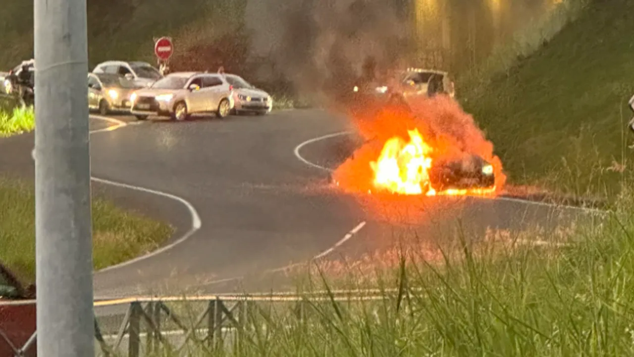 Voiture en feu - Duparc
