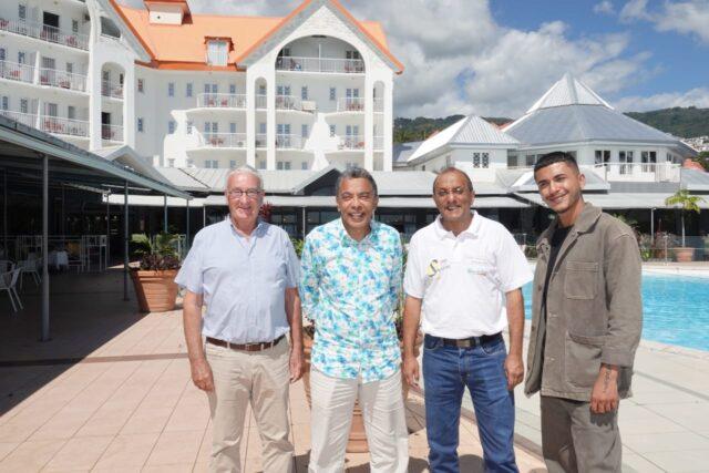 1000-sourires-reunit-des-artistes-pour-une-soiree-caritative-exceptionnelle-au-teat-plein-air
