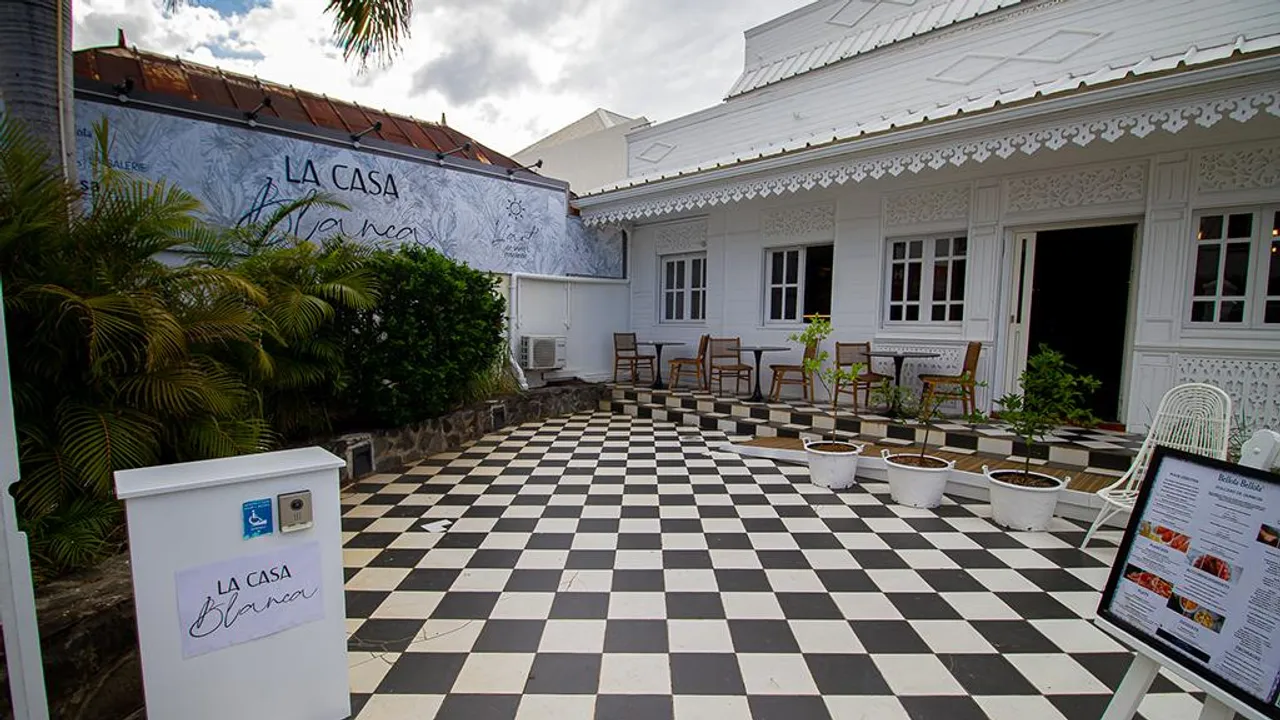 Casa Blanca Didier Robert ouvre un drugstore