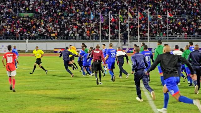Les images de la bagarre du Penaltygate