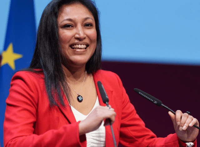 la-reunionnaise-corinne-narassiguin-est-candidate-en-seine-saint-denis