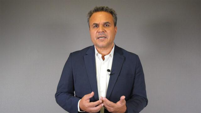 Didier Robert devant la caméra