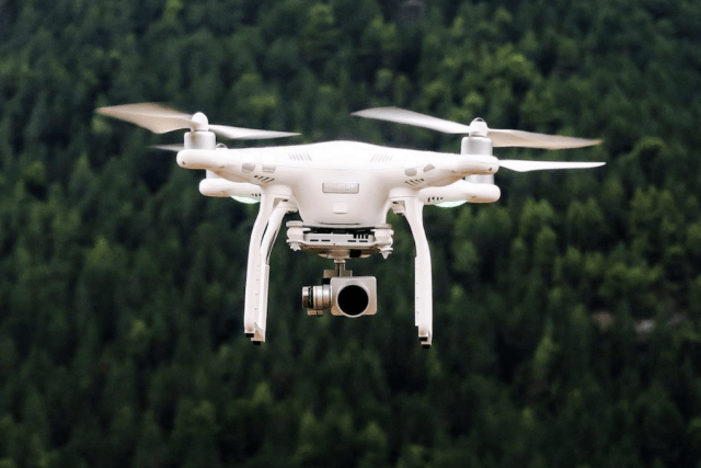 Drone, manifestation
