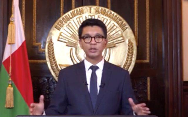 Madagascar : le Président nomme un militaire premier ministre.
