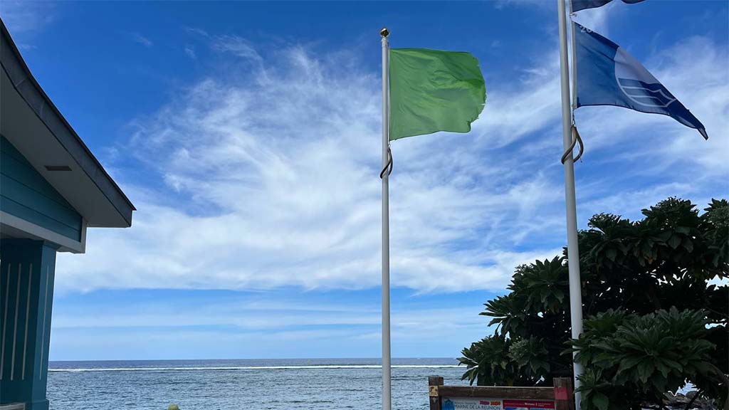 drapeau vert plage saint-leu