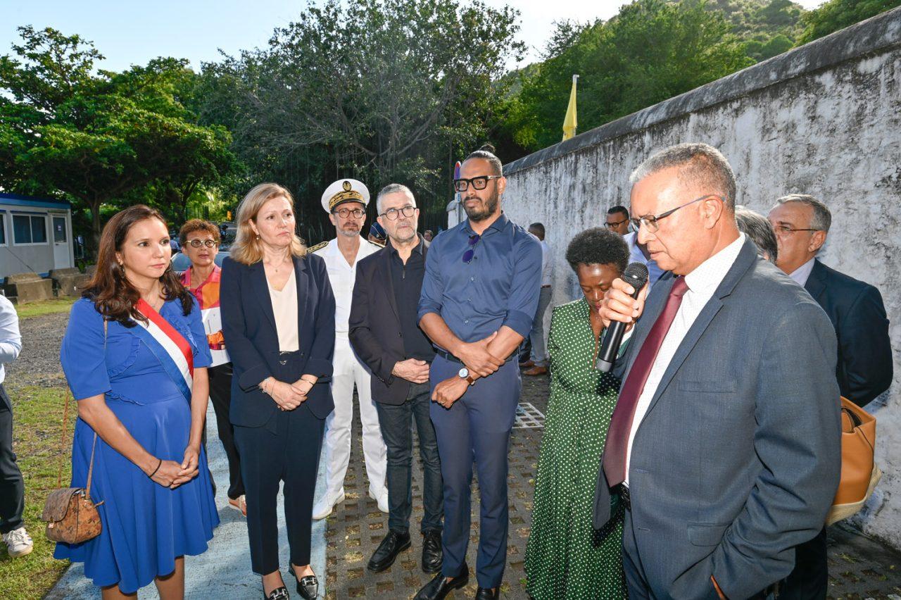 Yael Braun-Pivet La présidente de l’Assemblée Nationale Yael Braun-Pivet est en visite pour deux jour à l'ile de la Reunion. Elle a visite ce mardi le site du Lazaret de la Grande Chaloupe à La Possession, lieu de transit des engagés . Une visite qui constitue une première pour une personnalité de ce rang lors d’un voyage officiel.