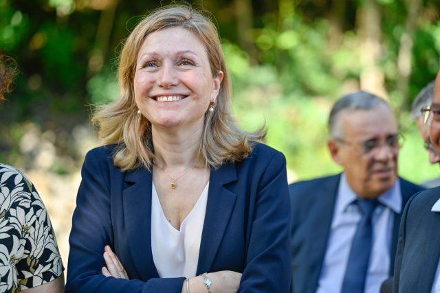 La présidente de l’Assemblée Nationale Yael Braun-Pivet est en visite pour deux jour à l'ile de la Reunion. Elle a visite ce mardi le site du Lazaret de la Grande Chaloupe à La Possession, lieu de transit des engagés . Une visite qui constitue une première pour une personnalité de ce rang lors d’un voyage officiel.