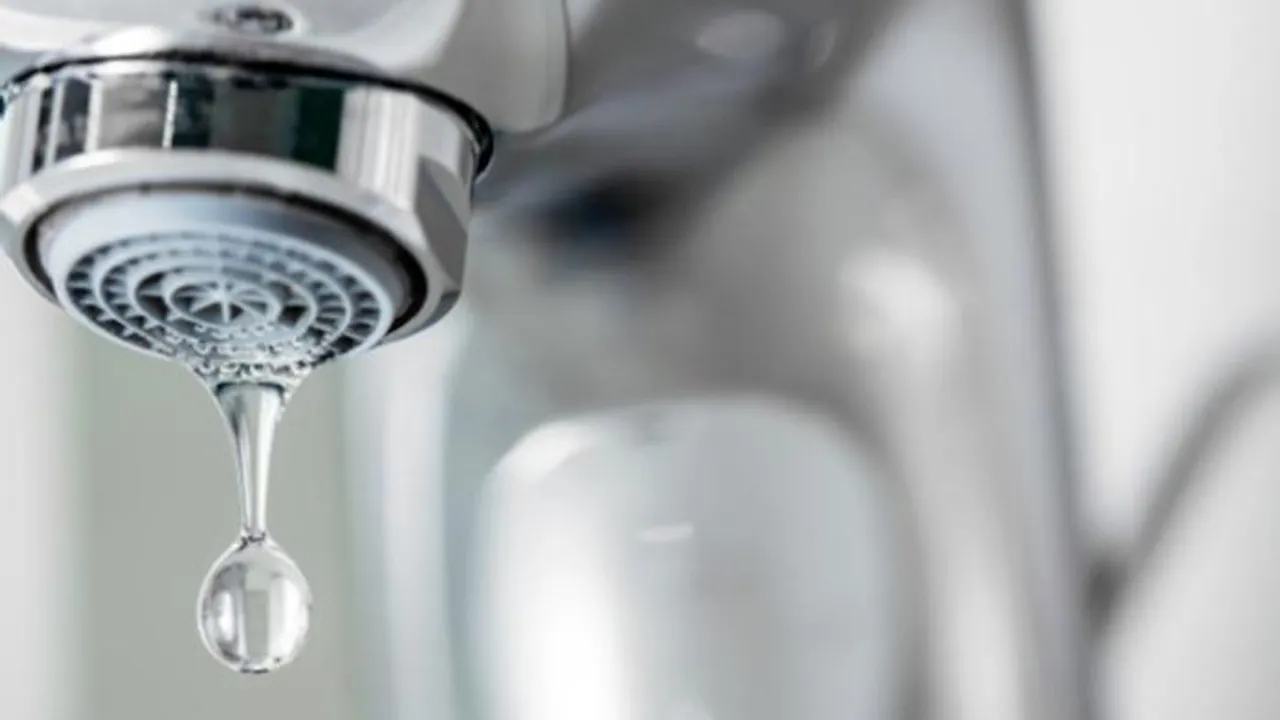 robinet eau goutte