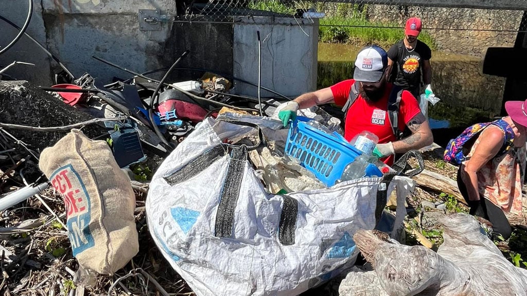 Dépollution du littoral par Project Rescue Ocean Réunion