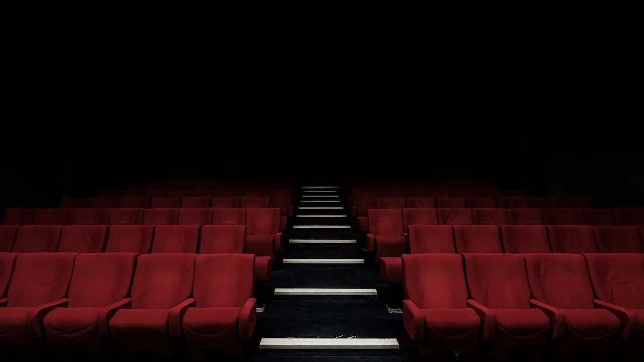 auditorium-2584269_1280