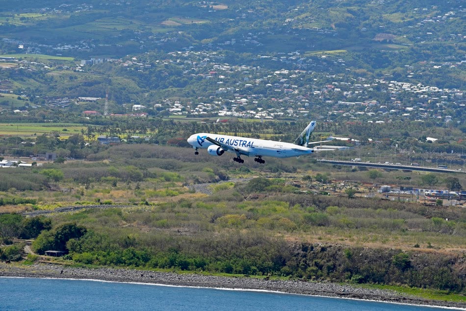 Air Austral, Paris