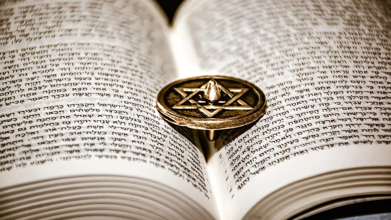torah-6273207_1280