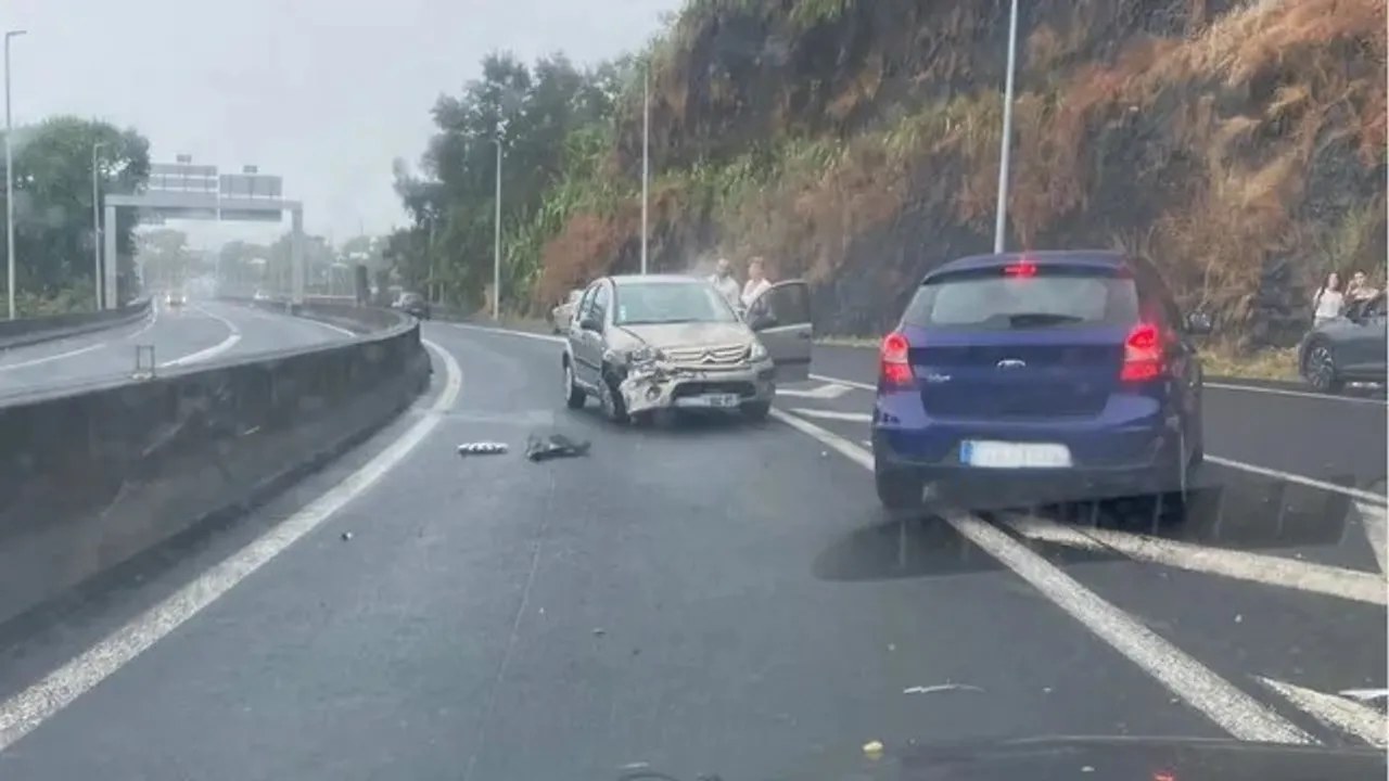 zinfos974-accident-sur-le-pont-vinh-san-accident-pont-vinh-san_640x360 (1)ok