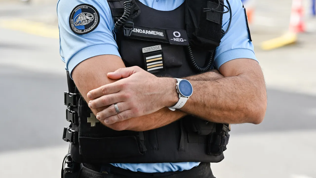 GENDARMERIE-32
