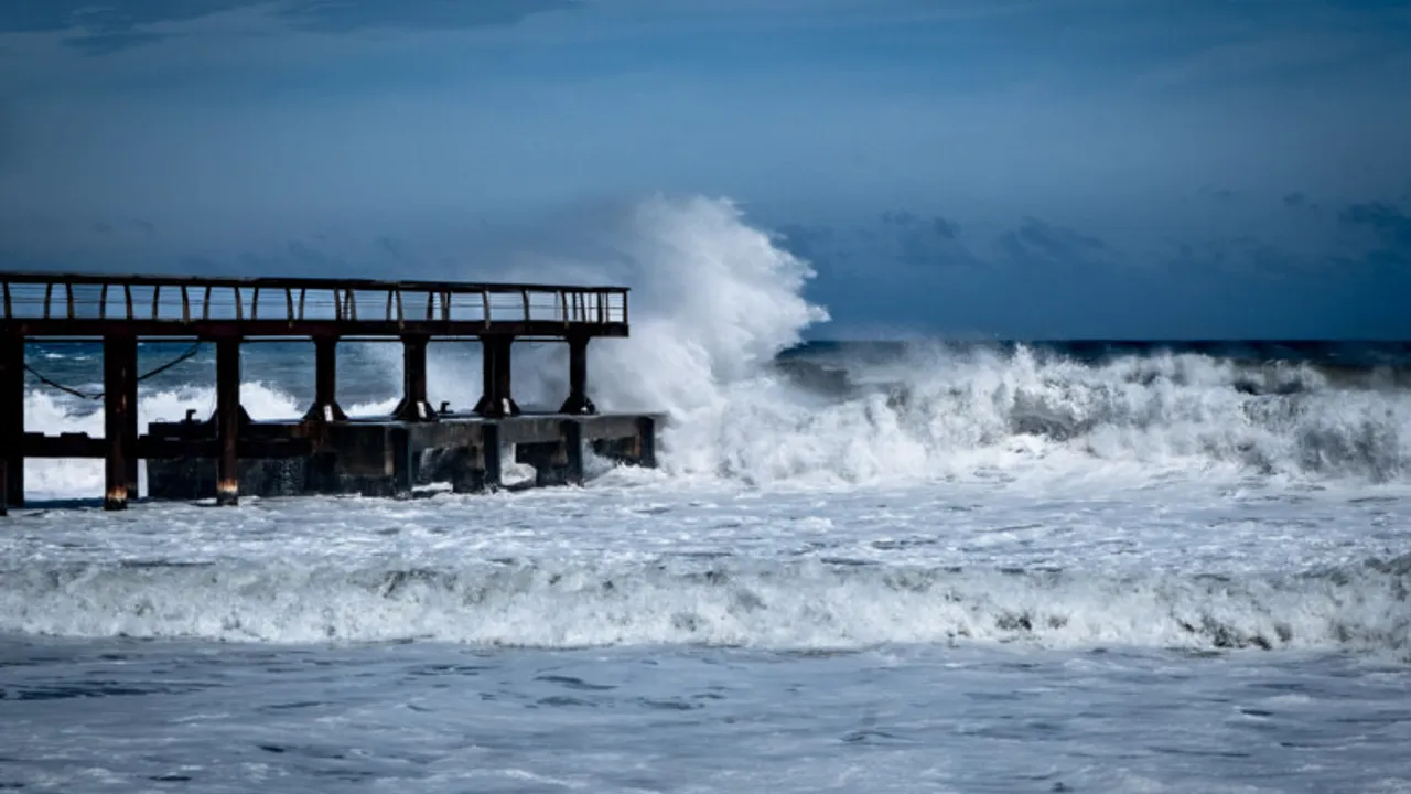 houle - requin -mer Vigilance orange vagues submersion : les mesures prises par les communes