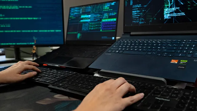 Pirate_Informatique_Ordinateur_Hacker_4